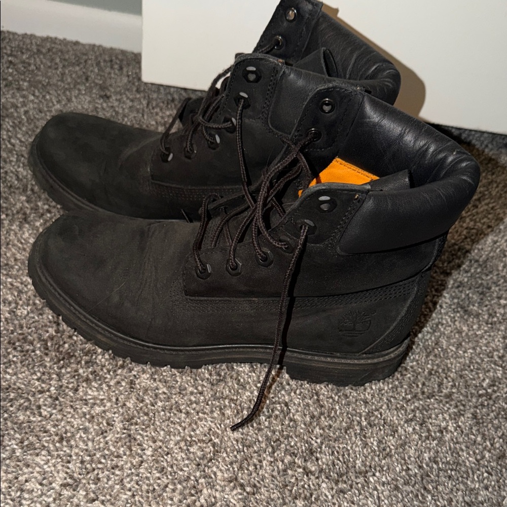 Women Black Timberland Boots - Picture 4 of 6